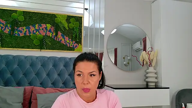 AnneRey online show from 04/29/26, 07:34