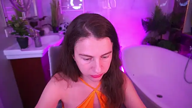 LittleJulii online show from 07/11/26, 02:28