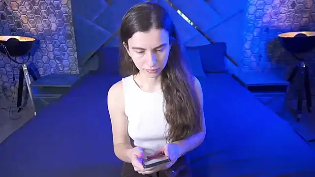 LittleJulii online show from 03/23/26, 03:56