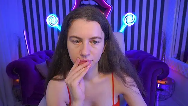 LittleJulii online show from 06/23/26, 02:15