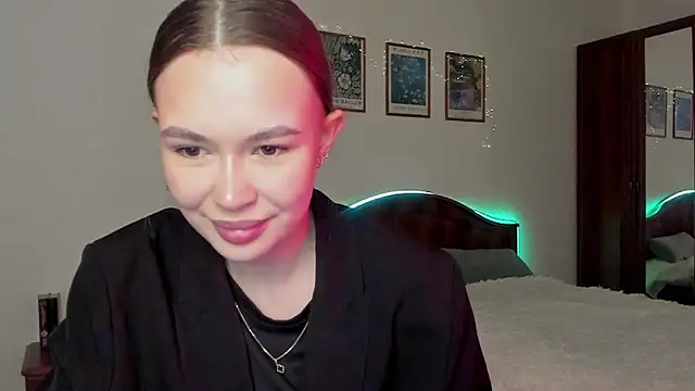 Snapshot of kittiangel00 chatting on 03/19/26, 05:51 kittiangel00 online show from 03/19/26, 05:51