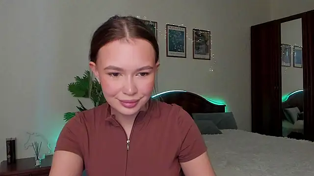 Snapshot of kittiangel00 chatting on 03/18/26, 12:19 kittiangel00 online show from 03/18/26, 12:19