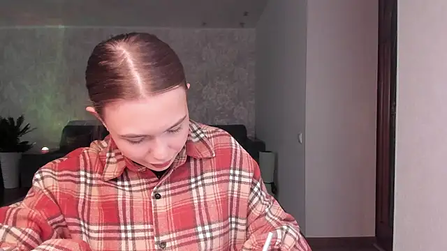 Snapshot of kittiangel00 chatting on 04/09/26, 04:25 kittiangel00 online show from 04/09/26, 04:25