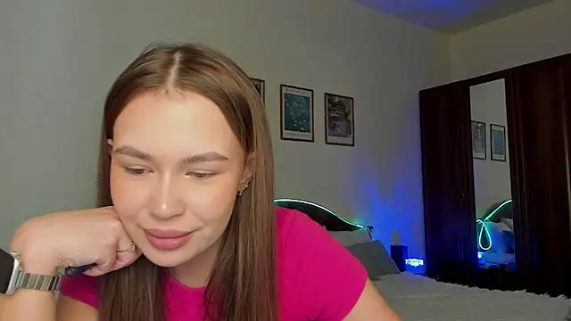 Snapshot of kittiangel00 chatting on 03/24/26, 04:23 kittiangel00 online show from 03/24/26, 04:23