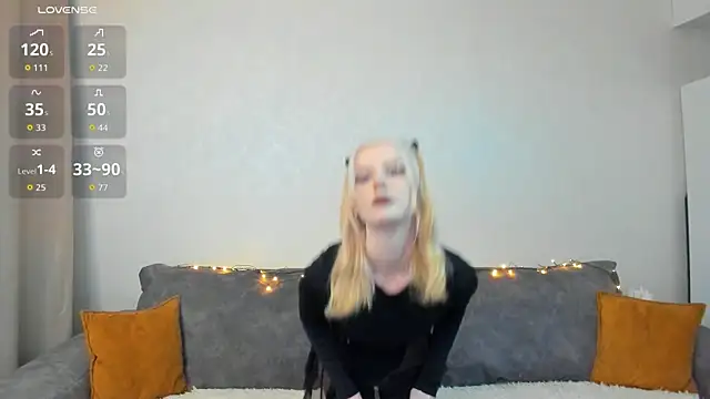 Snapshot of sofia_hayess chatting on 05/11/26, 07:55 sofia hayess online show from 05/11/26, 07:55