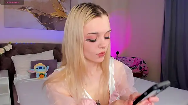 Mimi angels online show from 04/11/26, 01:02