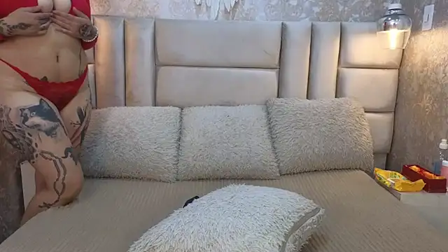 LadyMiax online show from 05/03/26, 03:33