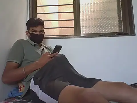 Roy3 2 online show from 04/08/26, 09:44