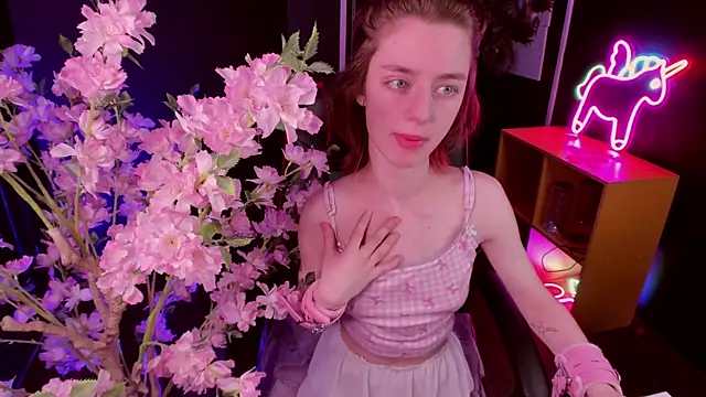 Pretty Victoria online show from 04/20/26, 06:16