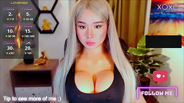 Snapshot of xBigSurpriseLorainex chatting on 03/29/26, 01:07 xBigSurpriseLorainex online show from 03/29/26, 01:07