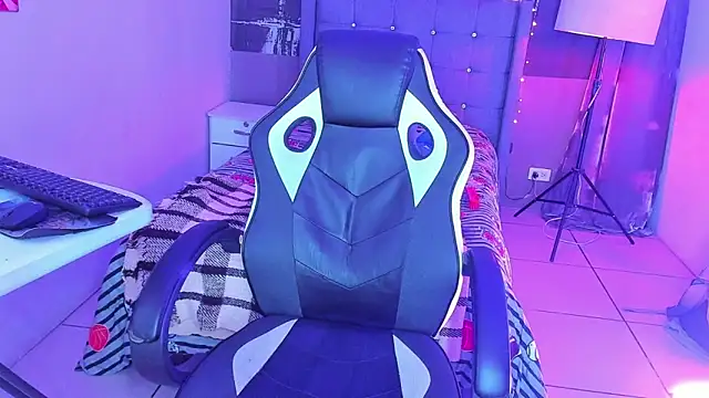 Snapshot of liam_scoot_ chatting on 03/25/26, 06:02 liam scoot online show from 03/25/26, 06:02