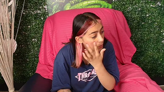 PinkyyPieee  online show from 03/28/26, 12:39