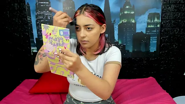 PinkyyPieee  online show from 04/07/26, 02:30