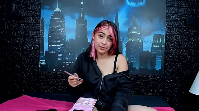 PinkyyPieee  online show from 03/26/26, 11:52