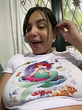 Snapshot of Kira33_ chatting on 03/26/26, 11:41 Kira33 online show from 03/26/26, 11:41