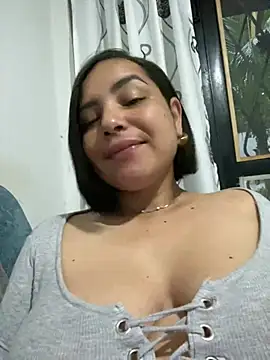 Snapshot of Kira33_ chatting on 04/02/26, 12:23 Kira33 online show from 04/02/26, 12:23