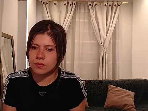 Moonna linnda online show from 03/18/26, 01:46