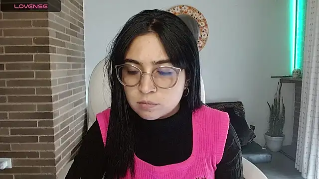 sweet-little online show from 03/17/26, 08:34