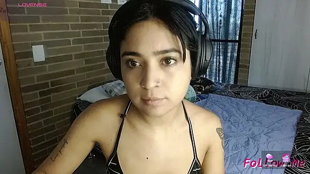 sweet-little online show from 03/25/26, 02:05