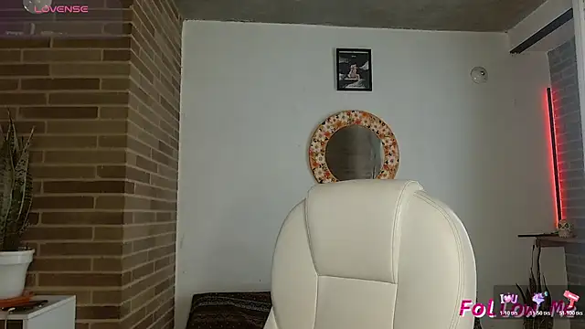 sweet-little online show from 03/20/26, 04:19