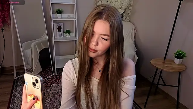 BlondeLina online show from 05/17/26, 03:17