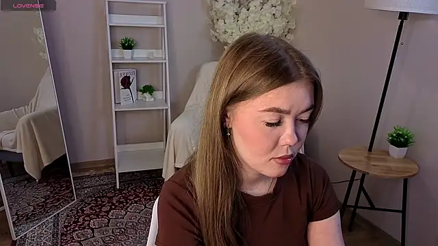 BlondeLina online show from 05/13/26, 06:31