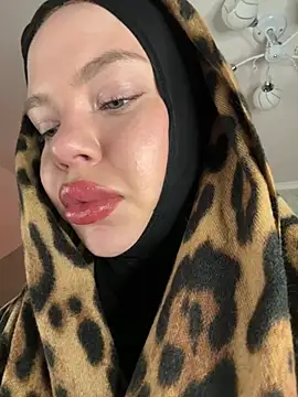 RedheadQueen  online show from 05/03/26, 02:31