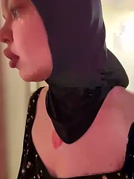 RedheadQueen  online show from 05/29/26, 02:12