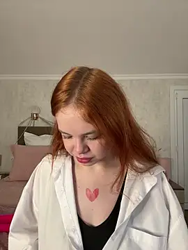 RedheadQueen  online show from 05/24/26, 02:17