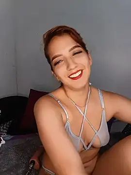 Snapshot of valeriee2 chatting on 06/09/26, 10:44 valeriee2 online show from 06/09/26, 10:44