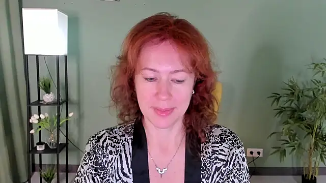 Snapshot of LeticiaRomano chatting on 07/06/26, 04:08 LeticiaRomano online show from 07/06/26, 04:08
