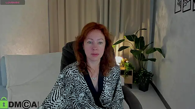 LeticiaRomano online show from 05/17/26, 04:01
