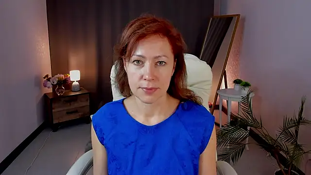 Snapshot of LeticiaRomano chatting on 03/17/26, 12:19 LeticiaRomano online show from 03/17/26, 12:19