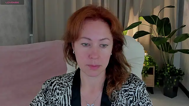LeticiaRomano online show from 05/18/26, 04:01