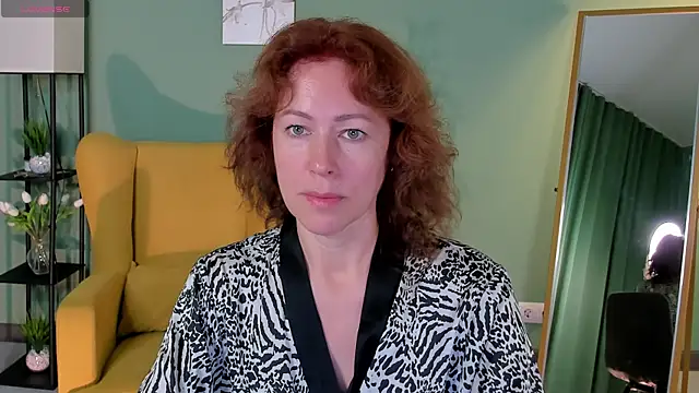 Snapshot of LeticiaRomano chatting on 06/15/26, 04:12 LeticiaRomano online show from 06/15/26, 04:12