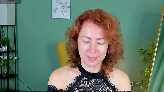 Snapshot of LeticiaRomano chatting on 06/21/26, 04:07 LeticiaRomano online show from 06/21/26, 04:07