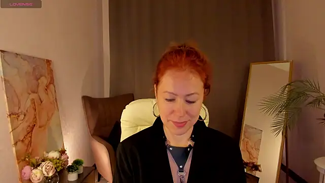 Snapshot of LeticiaRomano chatting on 04/03/26, 04:30 LeticiaRomano online show from 04/03/26, 04:30