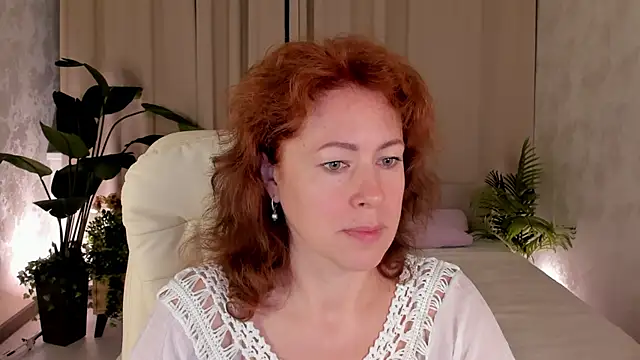 Snapshot of LeticiaRomano chatting on 06/04/26, 04:06 LeticiaRomano online show from 06/04/26, 04:06