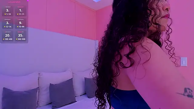 luna veega online show from 04/09/26, 05:19