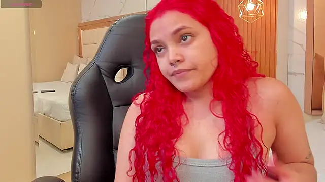 Snapshot of luna_veega chatting on 06/03/26, 05:06 luna veega online show from 06/03/26, 05:06