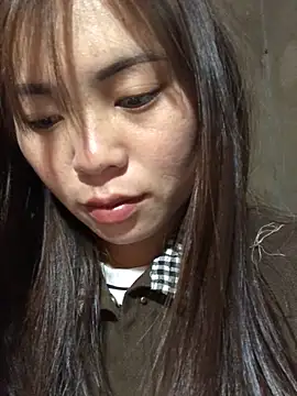 Snapshot of Akira-baby chatting on 04/03/26, 12:28 Akira-baby online show from 04/03/26, 12:28