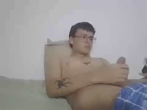 Snapshot of jossmacsi chatting on 03/17/26, 04:59 jossmacsi online show from 03/17/26, 04:59