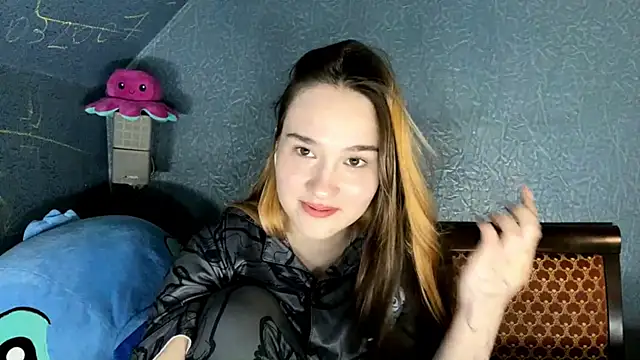 Snapshot of CarmelaLiebherr chatting on 03/24/26, 04:40 CarmelaLiebherr online show from 03/24/26, 04:40