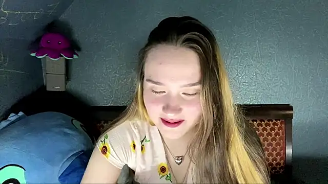 Snapshot of CarmelaLiebherr chatting on 03/30/26, 04:19 CarmelaLiebherr online show from 03/30/26, 04:19