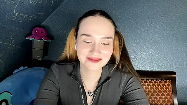 Snapshot of CarmelaLiebherr chatting on 03/23/26, 05:13 CarmelaLiebherr online show from 03/23/26, 05:13