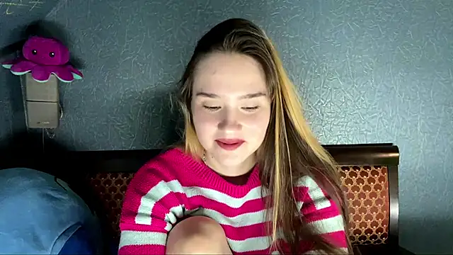 Snapshot of CarmelaLiebherr chatting on 04/01/26, 04:15 CarmelaLiebherr online show from 04/01/26, 04:15