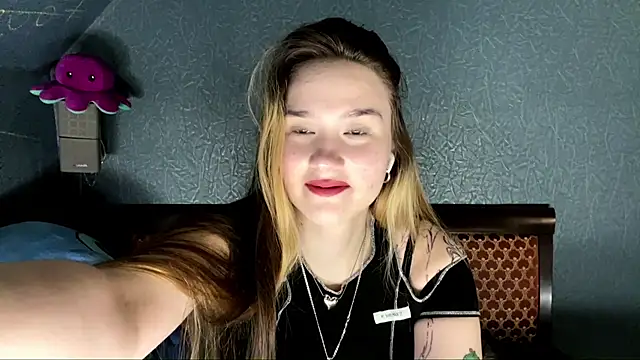 Snapshot of CarmelaLiebherr chatting on 04/02/26, 04:24 CarmelaLiebherr online show from 04/02/26, 04:24