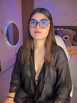 Babyzoee  online show from 04/10/26, 09:33