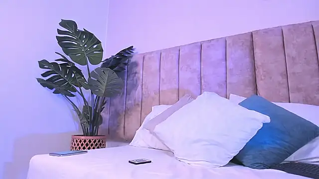 Snapshot of AgathaSavage chatting on 04/03/26, 02:40 AgathaSavage online show from 04/03/26, 02:40