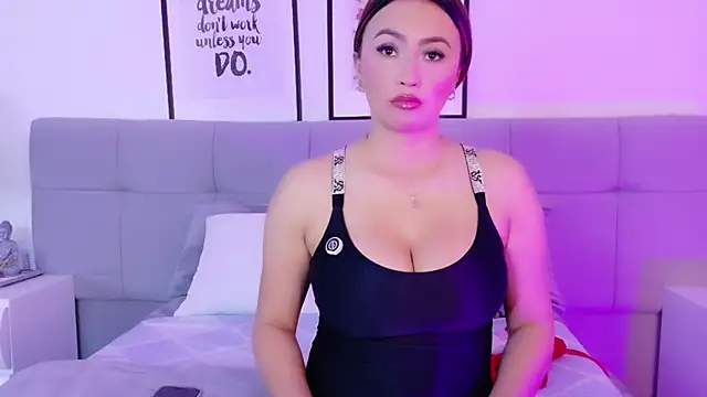 Katalina Alvarezz online show from 05/21/26, 07:44